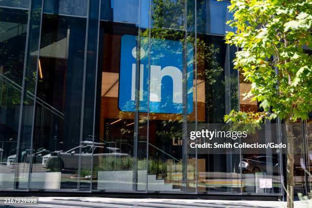 Linkedin. First Building 529 Linkedin Headquarters Stock Photos, High-Res Pictures, and Images ...