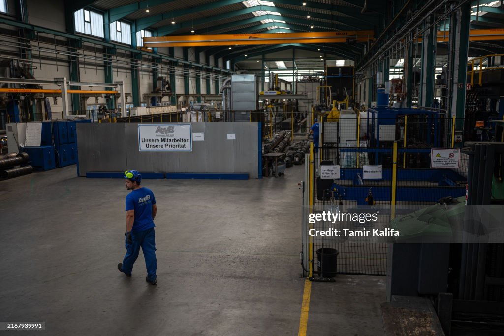 Berlin Mayor Visits Factory Employing Refugees