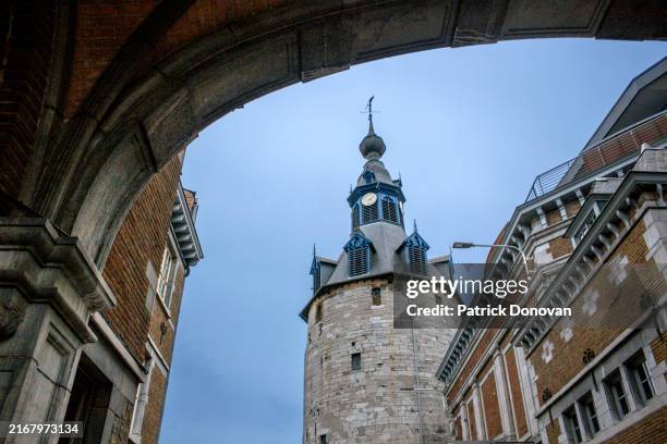 belfry of namur, belgium - forteresse photos et images de collection