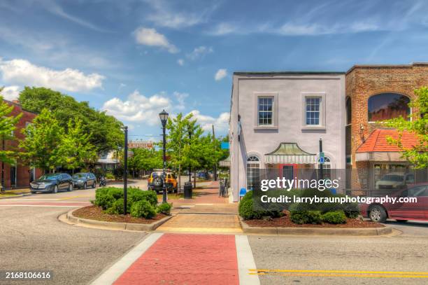 street corner on montague street - localidad pequeña fotografías e imágenes de stock