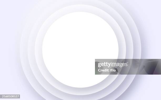 ilustraciones, imágenes clip art, dibujos animados e iconos de stock de curva circular capas gris plata fondo abstracto - círculo