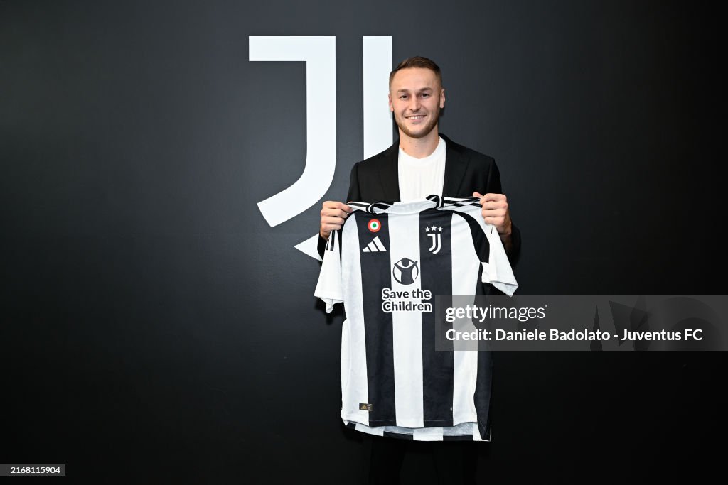 Juventus Unveil New Signing Teun Koopmeiners