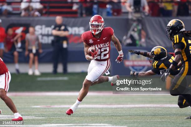 Arkansas Running Razorback 38,169 Arkansas Football Stock Photos, High-Res Pictures, and Images ...
