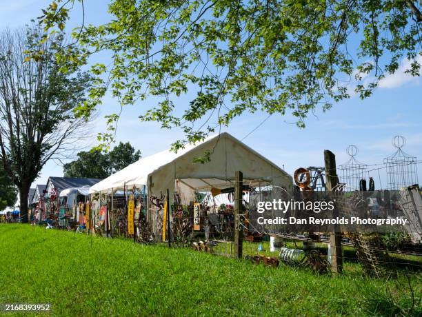 Worlds Longrest Yard Sale From Michigan To Alabama High-Res Stock Photo