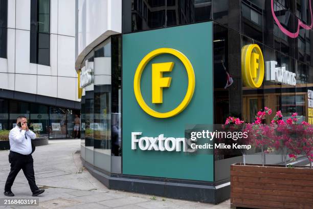 Fextons 59 Foxtons Office Photos & High Res Pictures - Getty Images