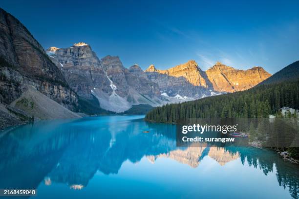 beautiful moraine lake at banff national park. alberta, canada - moraine stock pictures, royalty-free photos & images