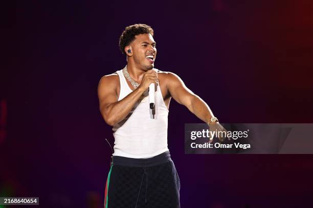 Myke Muslim Rapper 1,183 Myke Towers Photos & High Res Pictures - Getty Images