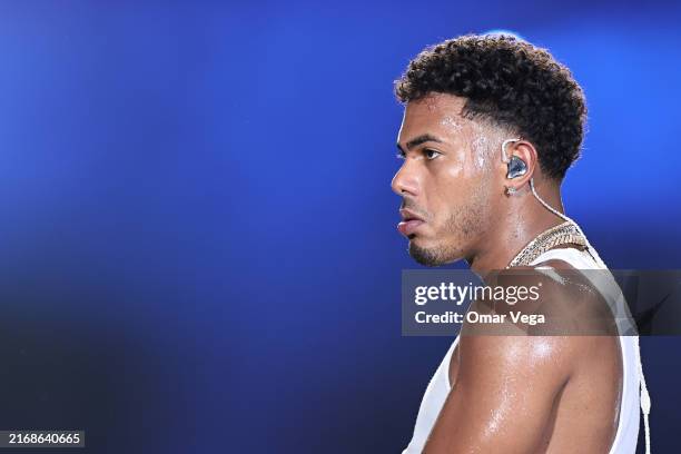 Myke Muslim Rapper 1,183 Myke Towers Photos & High Res Pictures - Getty Images