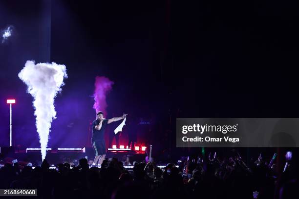 Myke Muslim Rapper 1,183 Myke Towers Photos & High Res Pictures - Getty Images