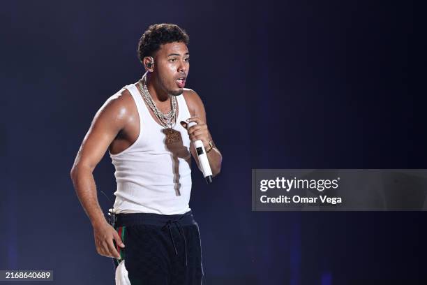 Myke Muslim Rapper 1,183 Myke Towers Photos & High Res Pictures - Getty Images