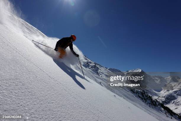 esquí en san antón, austria - tirol austria fotografías e imágenes de stock