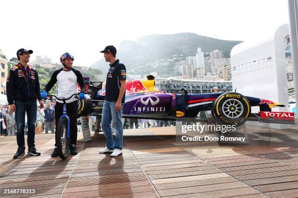 Danny Ric Vettel Rivalry 47 Daniel Ricciardo Cycling Stock Photos, High-Res Pictures, and Images ...