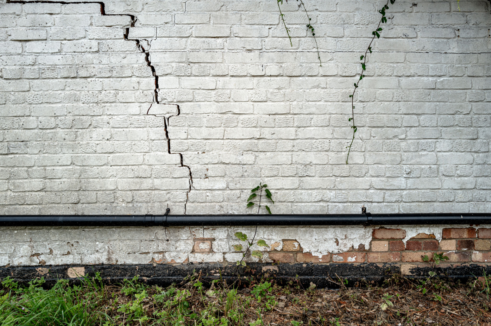 foundation crack