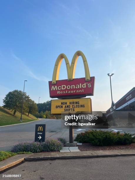 4,671 Mcdonalds Sign Stock Photos and High-Res Images - Getty Images