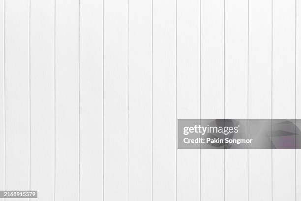 white wood paneling texture as a background - panneau en bois photos et images de collection