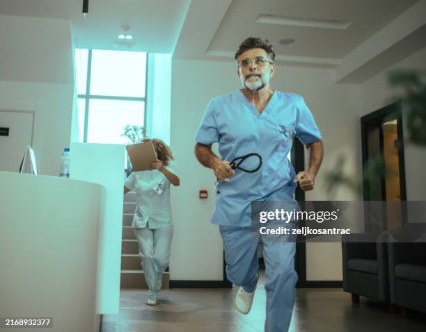 Doctor Rushing Patient In 1,390 Trauma Run Stock Photos, High-Res Pictures, and Images - Getty Images