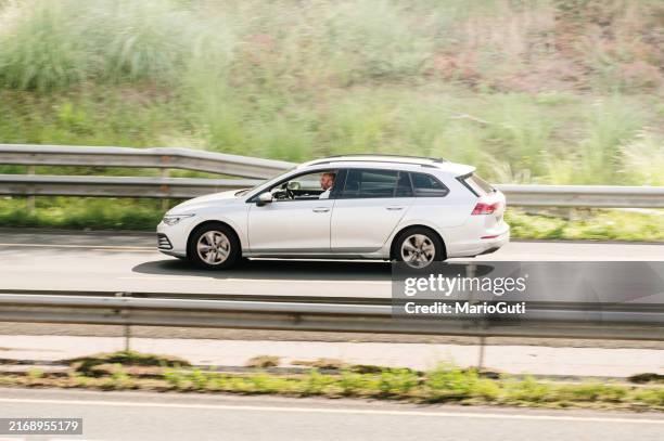 volkswagen golf - golf imagens e fotografias de stock