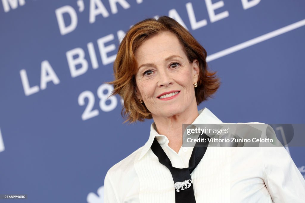 "Golden Lion For Lifetime Achievement" Photocall - The 81st Venice International Film Festival