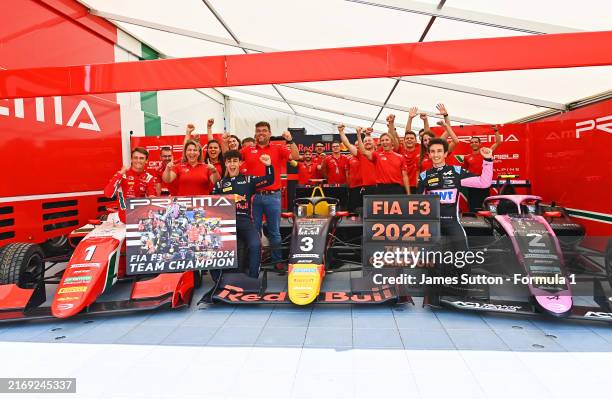 Dino Beganovic of Sweden and PREMA Racing alongside Arvid Lindblad of Great Britain and PREMA Racing and Gabriele Mini of Italy and PREMA Racing...