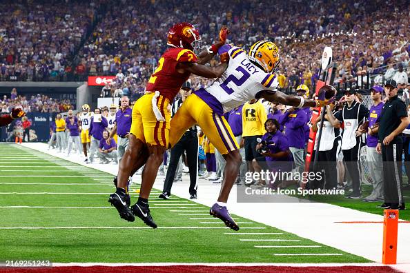 COLLEGE FOOTBALL: SEP 01 Modelo Vegas Kickoff Classic - USC vs LSU COLLEGE FOOTBALL: SEP 01 Modelo Vegas Kickoff Classic - USC vs LSU