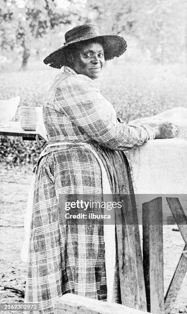 stockillustraties, clipart, cartoons en iconen met antique photograph: woman portrait - alleen volwassenen