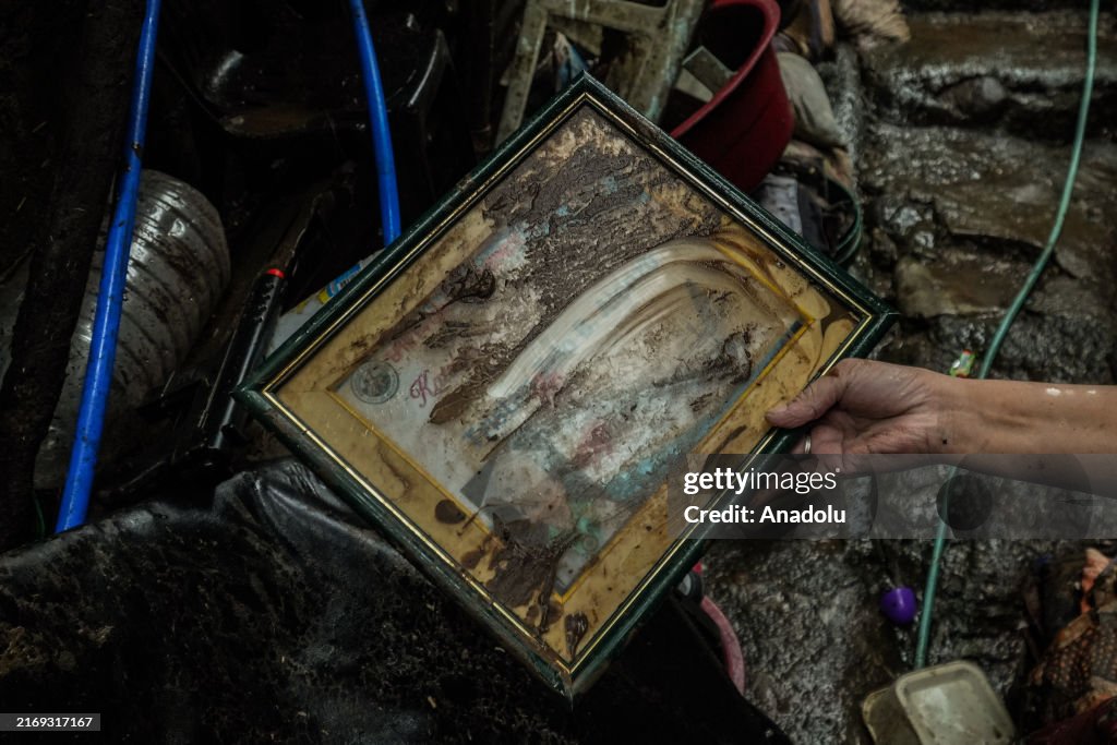 Storm sets off floods and landslides in Philippines