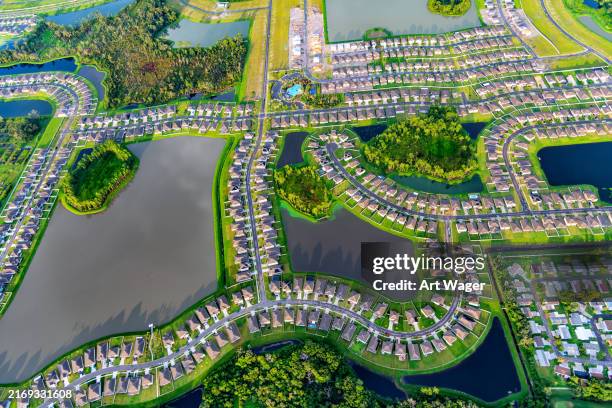 suburban tampa florida subdivision - central florida house stock pictures, royalty-free photos & images