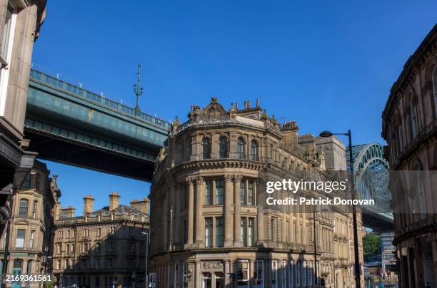 quayside, newcastle-upon-tyne, england - tyne bridge stock pictures, royalty-free photos & images