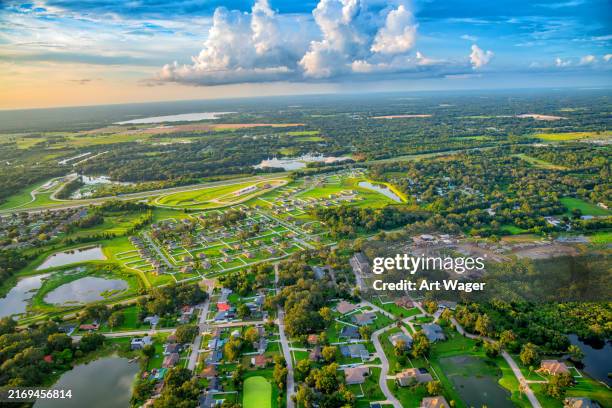suburban tampa landscape aerial - central florida house stock pictures, royalty-free photos & images