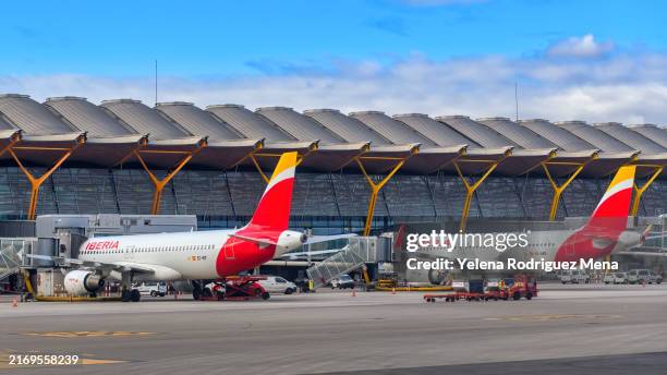 airplane airport building - iberian peninsula stock pictures, royalty-free photos & images