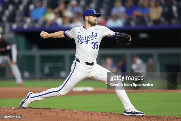Pitcher Stratton 128 Scott Stratton Stock Photos, High-Res Pictures, and Images - Getty ...