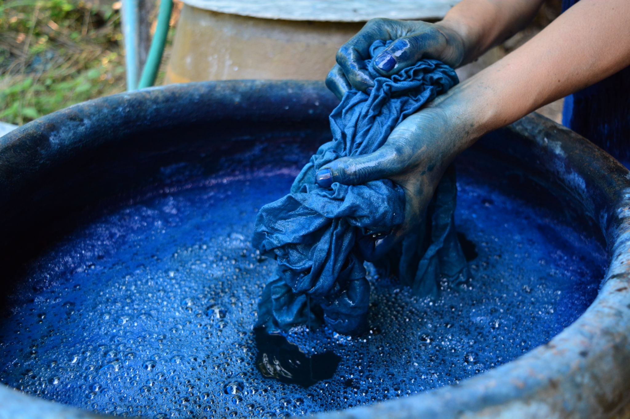 preparing dye bath