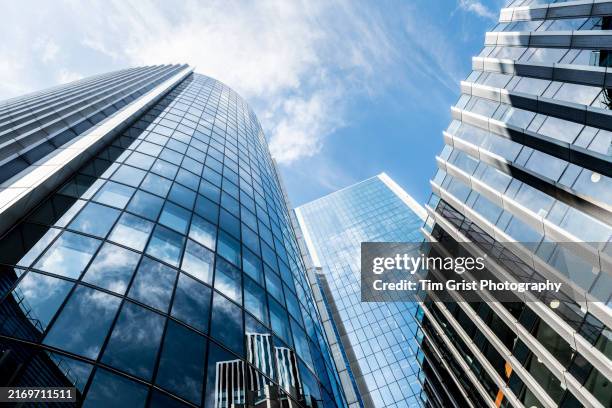 modern office buildings - arquitectura exterior fotografías e imágenes de stock
