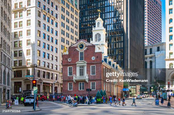 tour group at the old state house - boston massachusetts stock pictures, royalty-free photos & images