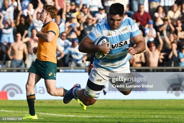 Joaquín Oviedo of Argentina scores a try during The Rugby Championship 2024 match between Argentina and Australia at Brigadier General Estanislao...