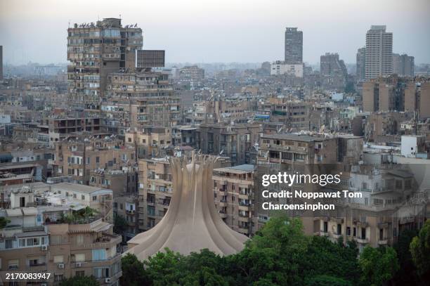 cairo cityscape - egypt - road to war in middle east and north africa stock-fotos und bilder