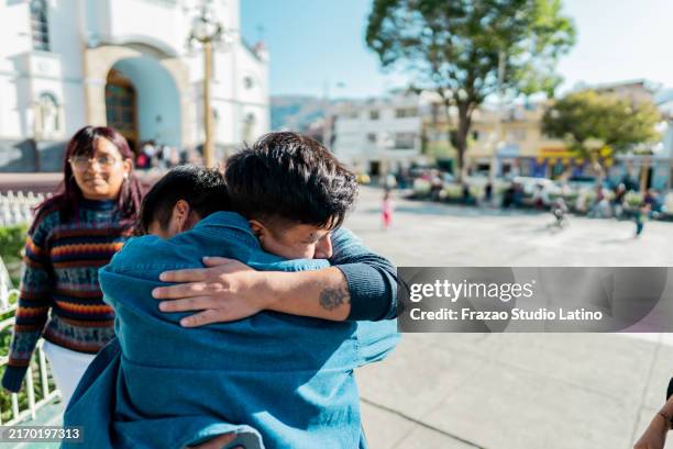 friends greeting on huaraz, in peru - peruvian people stock pictures, royalty-free photos & images