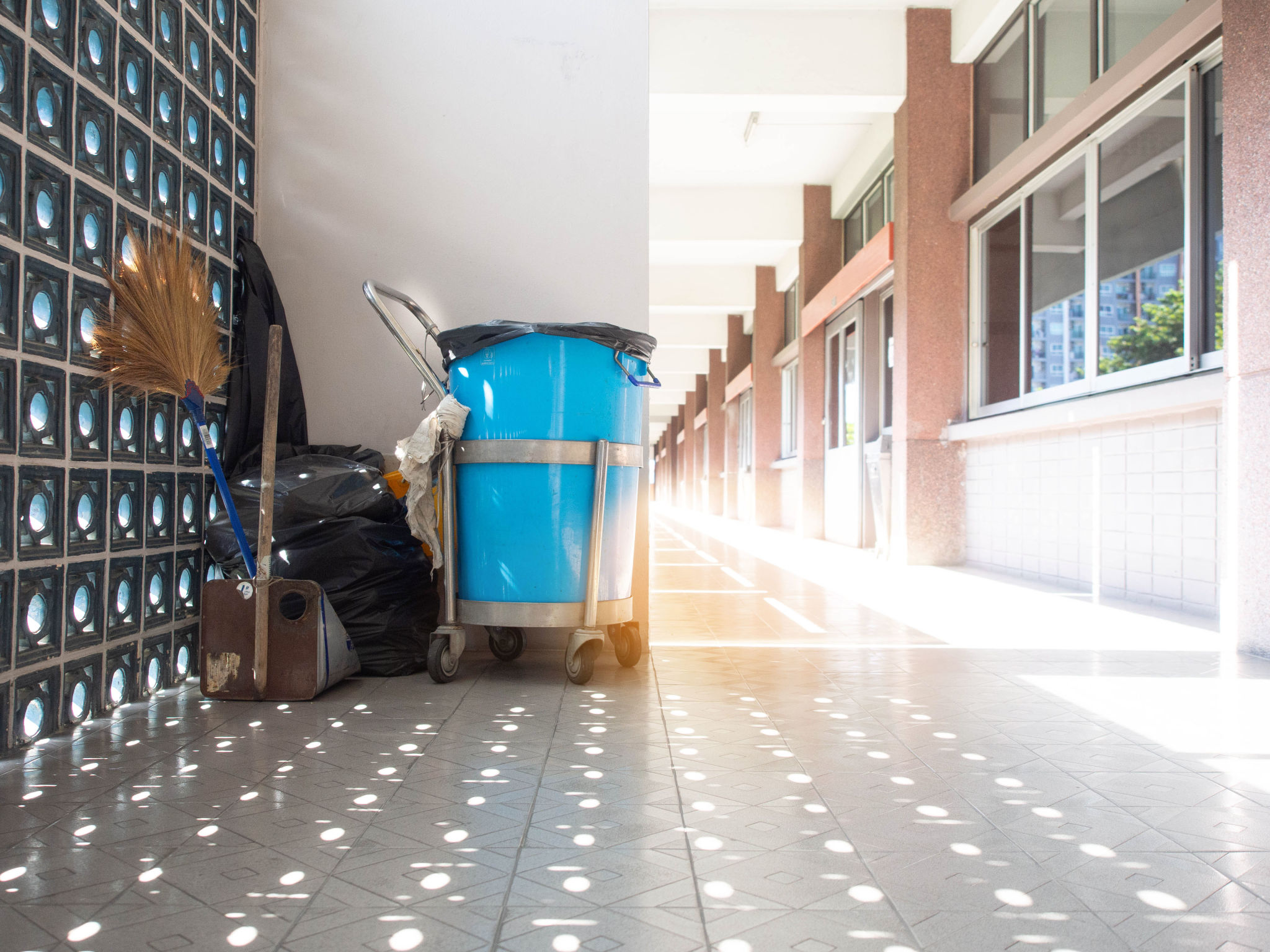 scrubbing trash can