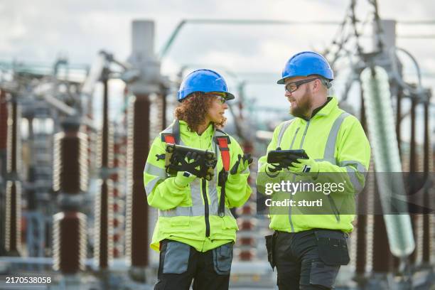 substation maintenance team - electricity substation stock pictures, royalty-free photos & images
