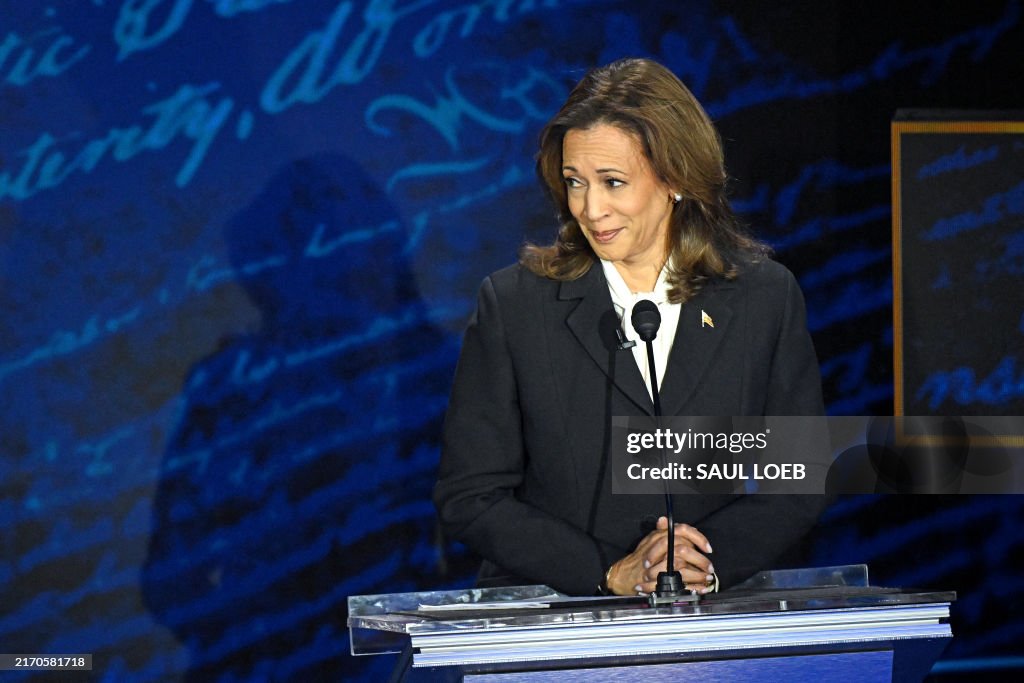 TOPSHOT-US-VOTE-POLITICS-DEBATE-HARRIS-TRUMP