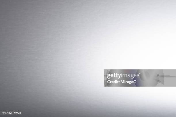 matte silver texture background - hoja de aluminio fotografías e imágenes de stock