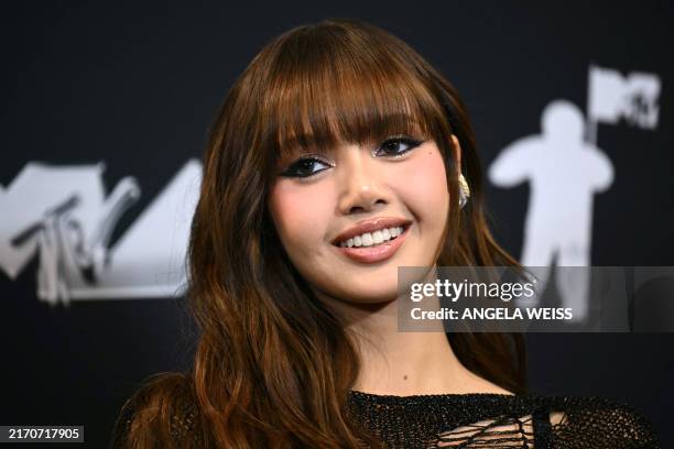 Lisa Rapper Signiter 258 Photos & High Res Pictures - Getty Images