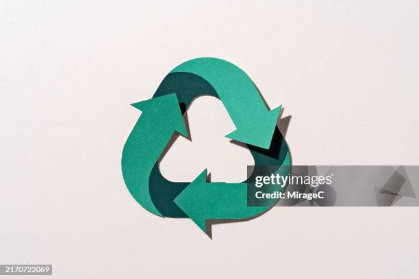 green recycling symbol, paper craft - recycling symbol stock pictures, royalty-free photos & images