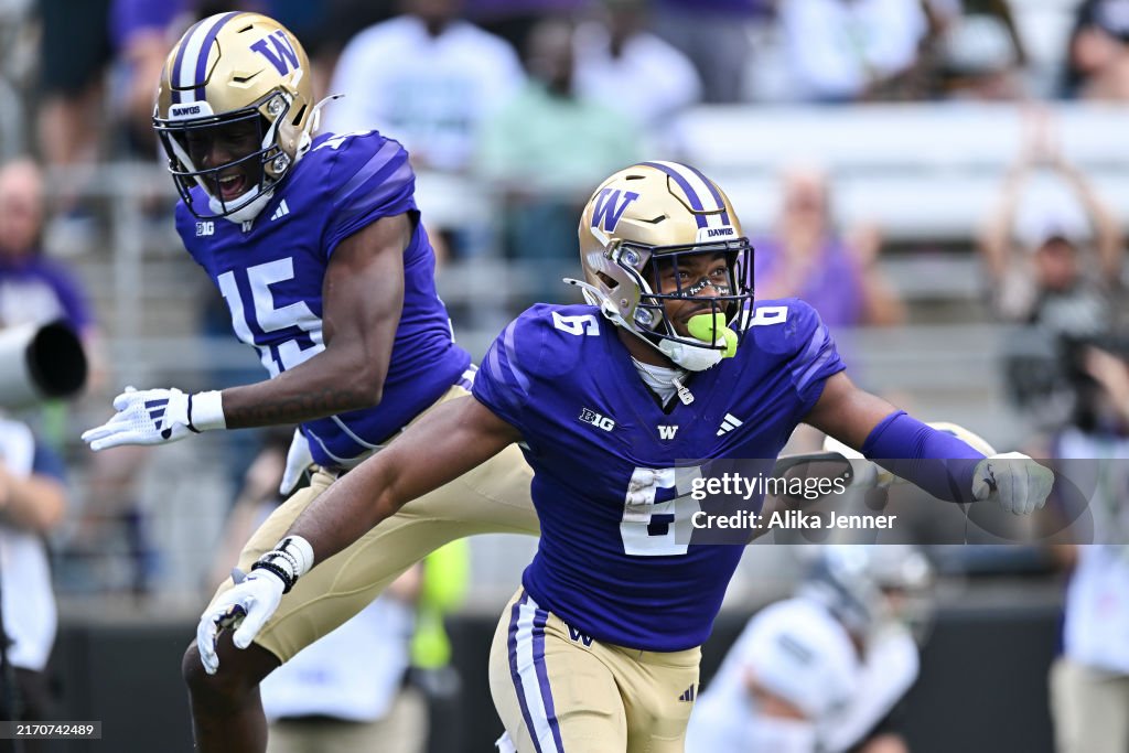 Eastern Michigan v Washington