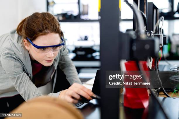 edtech, or digital transformation in education, is revolutionizing learning experiences, empowering students with modern tools and techniques. - designer industriale foto e immagini stock