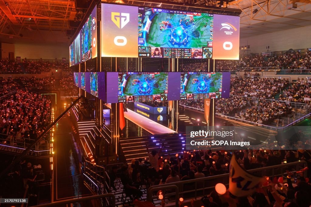E-sports fans are watch the LCK Summer Final, an e-sports...