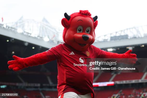 Unity Reed Mascot 1,484 Manchester United Mascot Stock Photos, High-Res Pictures, and ...
