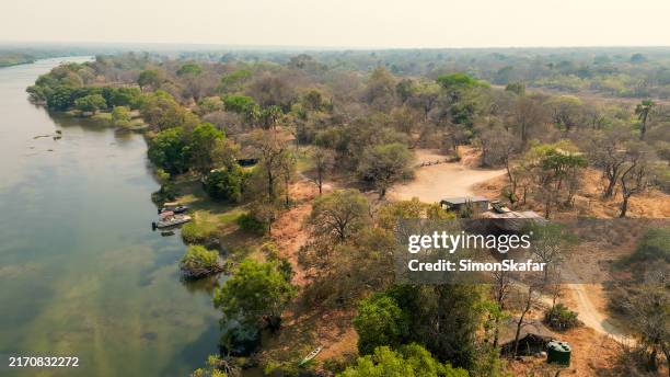 scenic aerial view of kafue river resort - the shack filme imagens e fotografias de stock