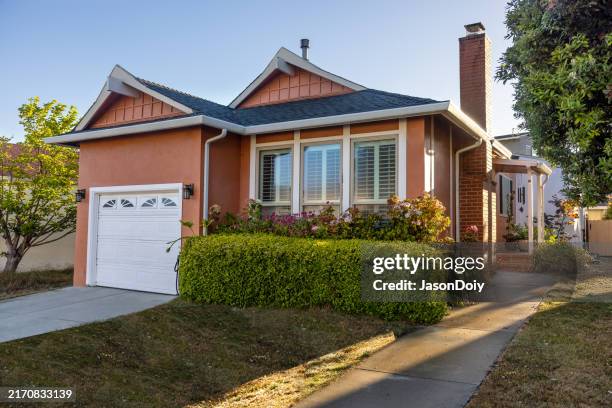 esterno della casa della california settentrionale - casa in affitto foto e immagini stock