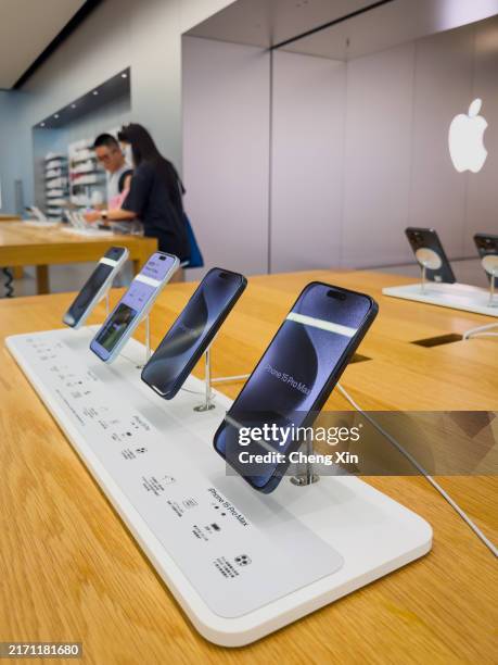 633 Apple Store Interior Stock Photos, High-Res Pictures, and Images ...